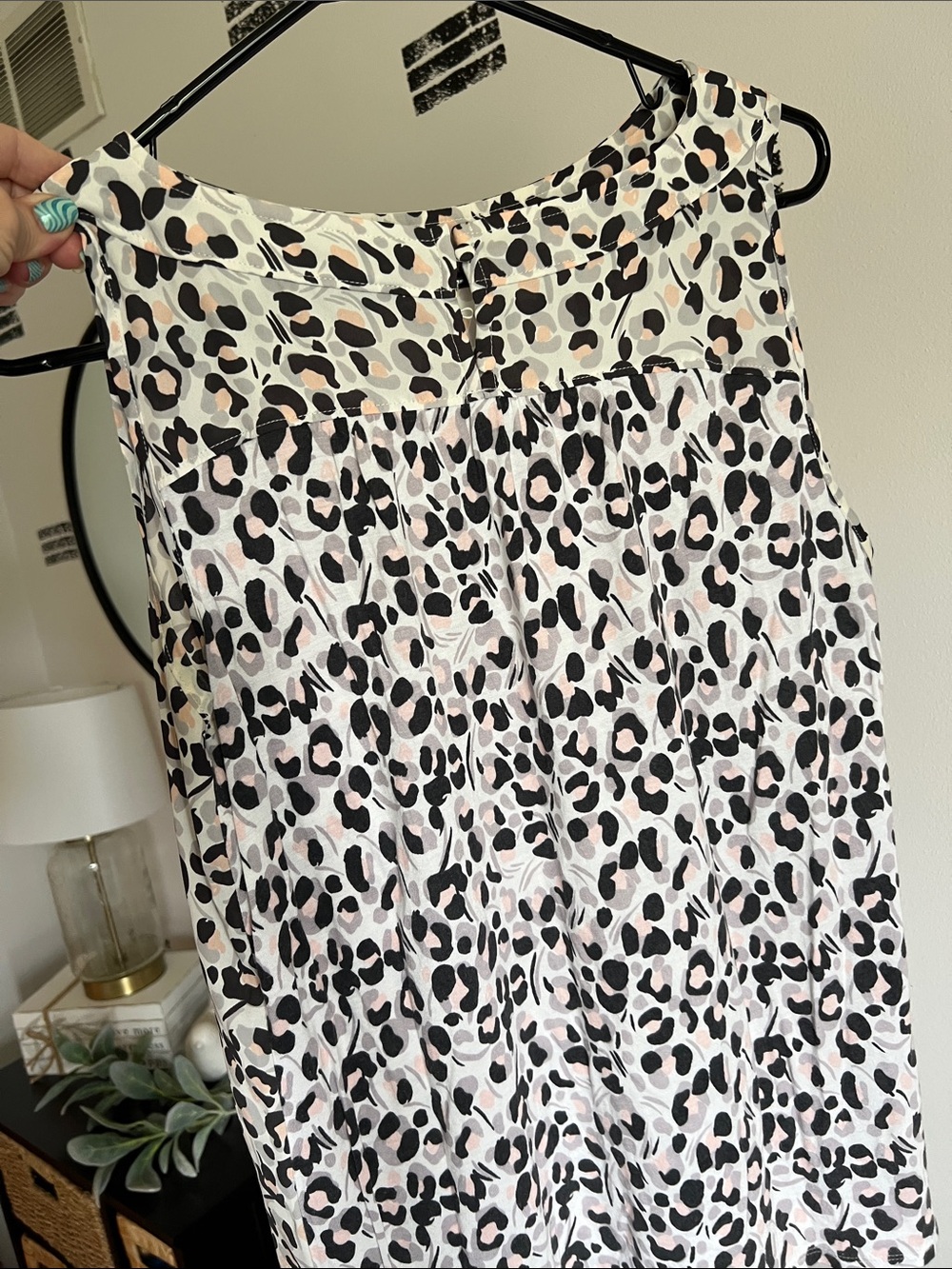 LOFT | Lot of 5 tops. Perfect for summer office attire. - Picture 6 of 8